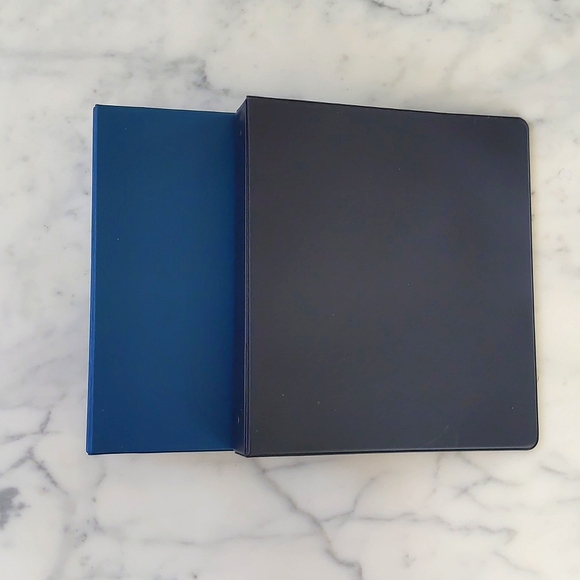 WilsonJones Blue 2.5" 3 Ring & Black 1.5" 3 Ring Binder, 2 Interior Pockets,2pcs - Picture 1 of 3